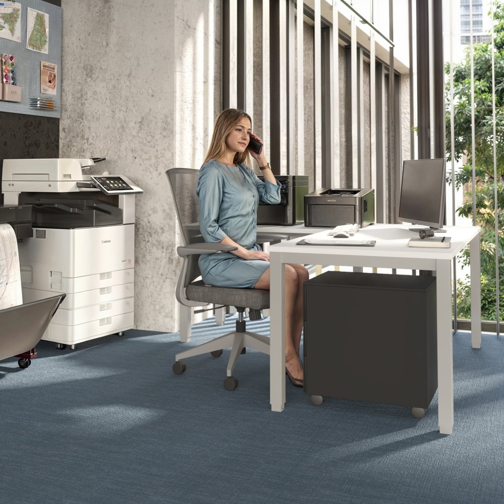 Scrivania Modus Ala con sedia  e cassettiera